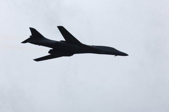  " ٻ ⵵  " -5ڸ B-1B ``